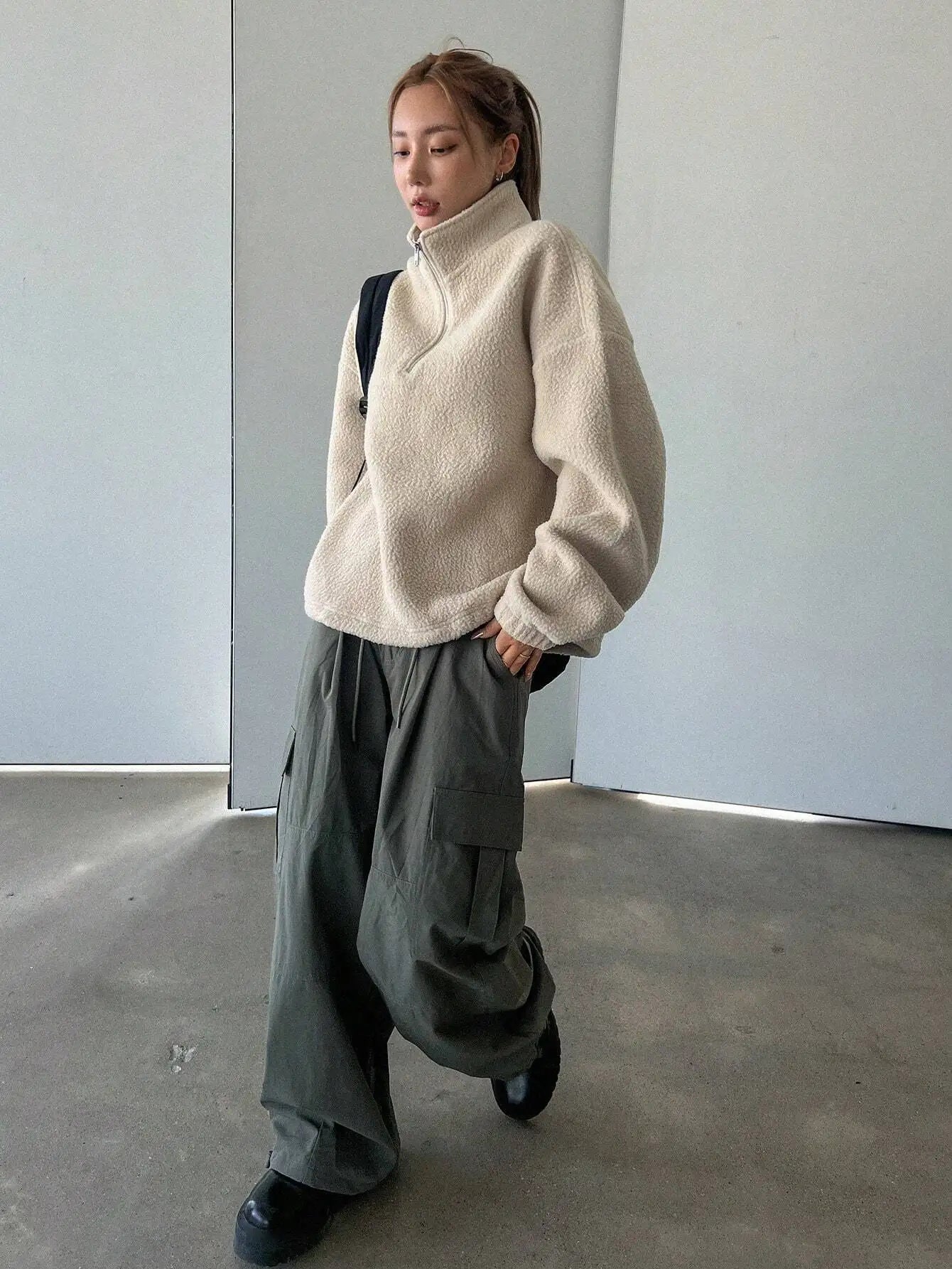 Oversized Half Zip Teddy Sweatshirt for Women, Drop Shoulder Long Sleeve Funnel Neck Casual Top, Apricot